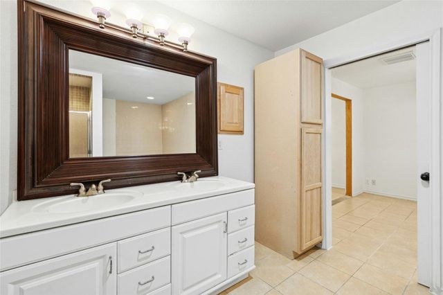 9406 N Creek DR, Austin, TX 78753