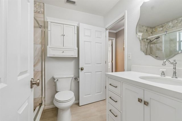 1105 E OAKWOOD STREET, Tarpon Springs, FL 34689