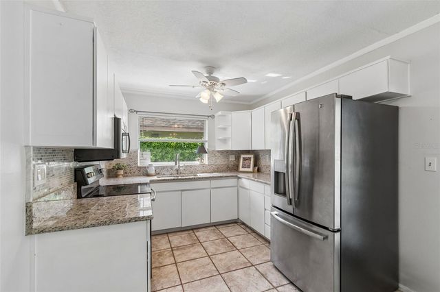1105 E OAKWOOD STREET, Tarpon Springs, FL 34689