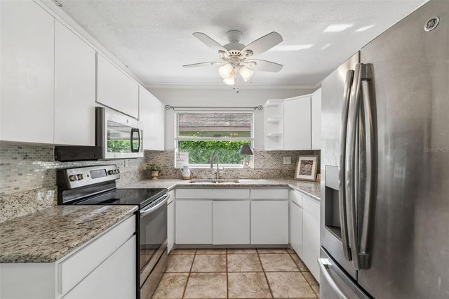 1105 E OAKWOOD STREET, Tarpon Springs, FL 34689