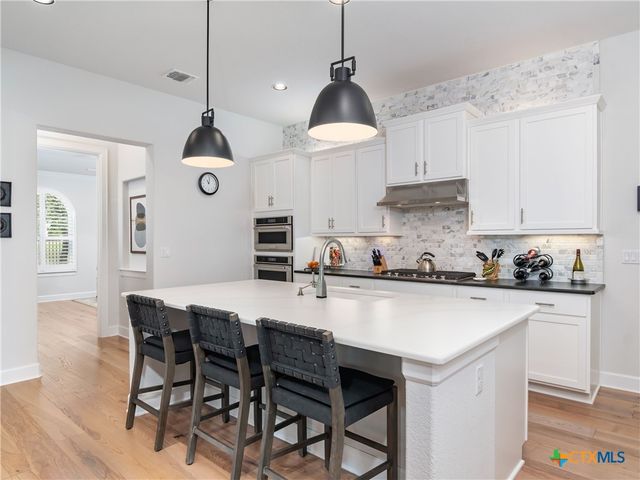 129 Balancing Laurel Drive, San Marcos, TX 78666