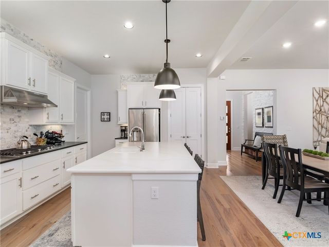 129 Balancing Laurel Drive, San Marcos, TX 78666