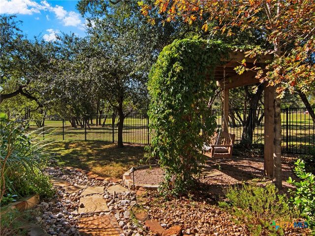 129 Balancing Laurel Drive, San Marcos, TX 78666