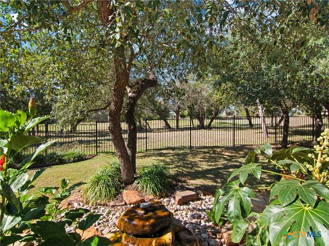 129 Balancing Laurel Drive, San Marcos, TX 78666