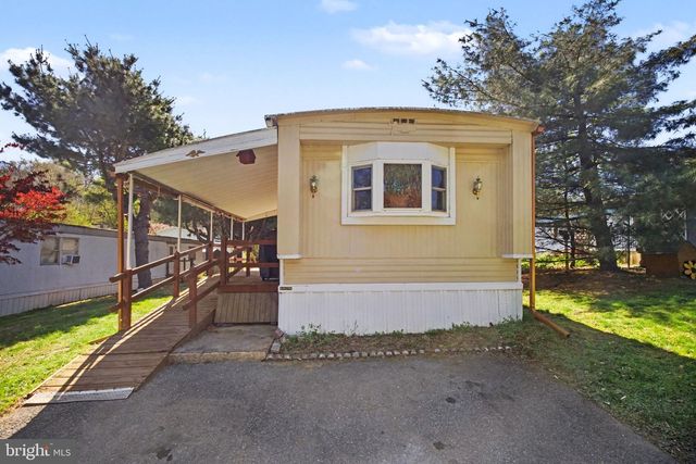 134 LOCUST LN, New Providence, PA 17560