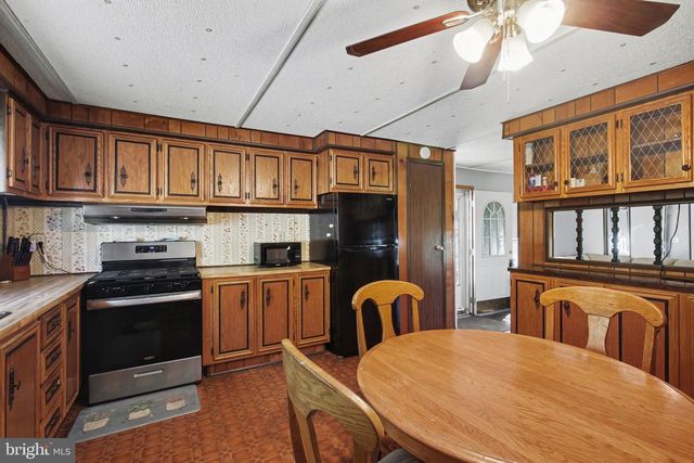 134 LOCUST LN, New Providence, PA 17560