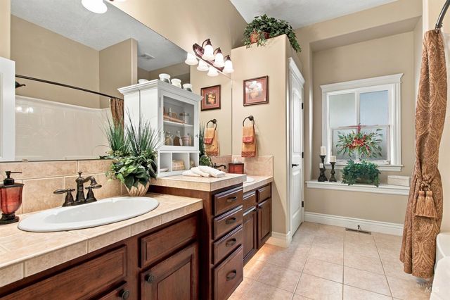 3150 S Glacier Bay Way, Meridian, ID 83642