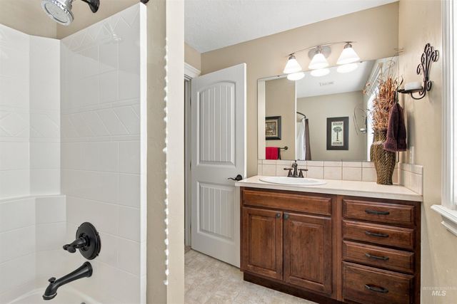 3150 S Glacier Bay Way, Meridian, ID 83642