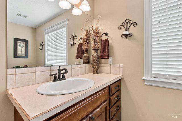 3150 S Glacier Bay Way, Meridian, ID 83642