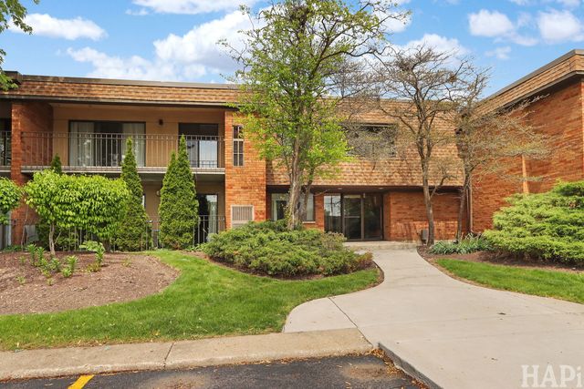 70 OLD OAK Drive 124, Buffalo Grove, IL 60089