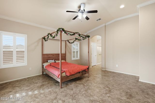 9625 N Hebden Way, Marana, AZ 85653