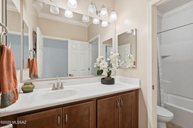 9625 N Hebden Way, Marana, AZ 85653