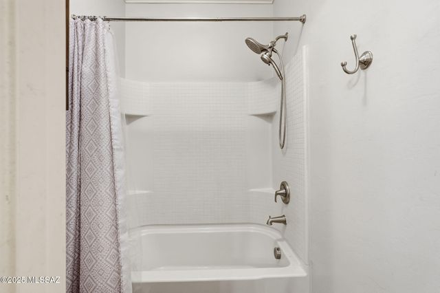 9625 N Hebden Way, Marana, AZ 85653