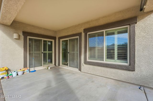 9625 N Hebden Way, Marana, AZ 85653
