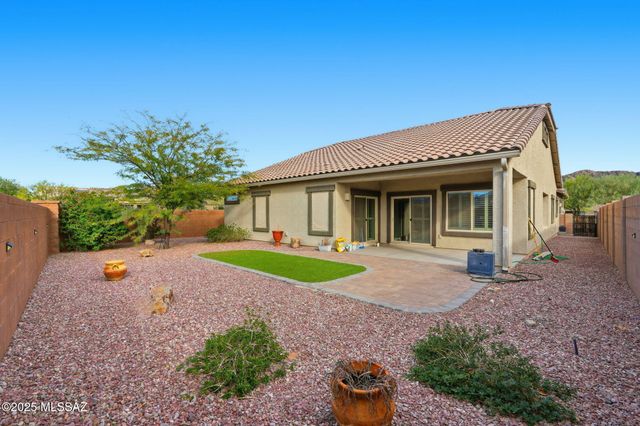 9625 N Hebden Way, Marana, AZ 85653