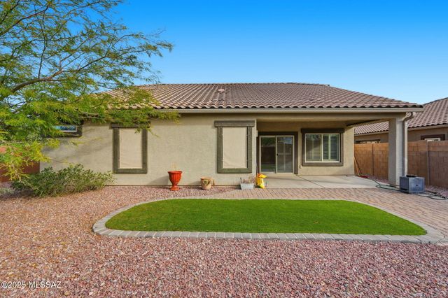 9625 N Hebden Way, Marana, AZ 85653