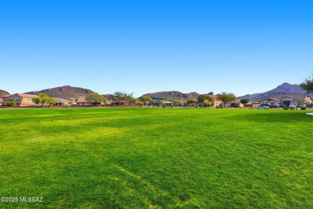 9625 N Hebden Way, Marana, AZ 85653