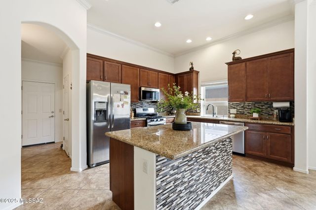 9625 N Hebden Way, Marana, AZ 85653