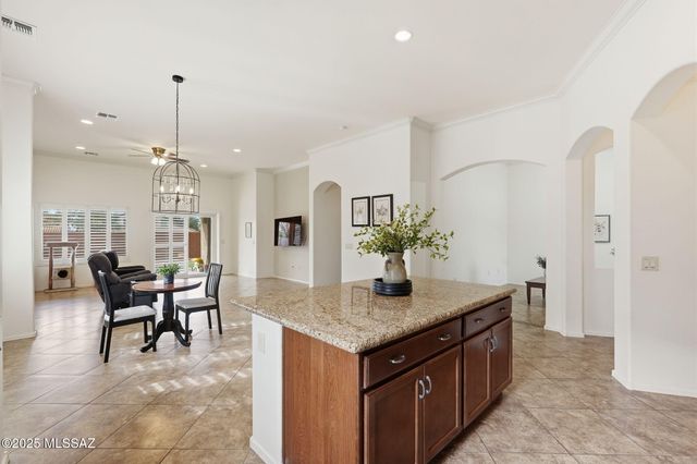 9625 N Hebden Way, Marana, AZ 85653