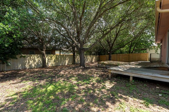 144 FALL CREEK DR, Kyle, TX 78640