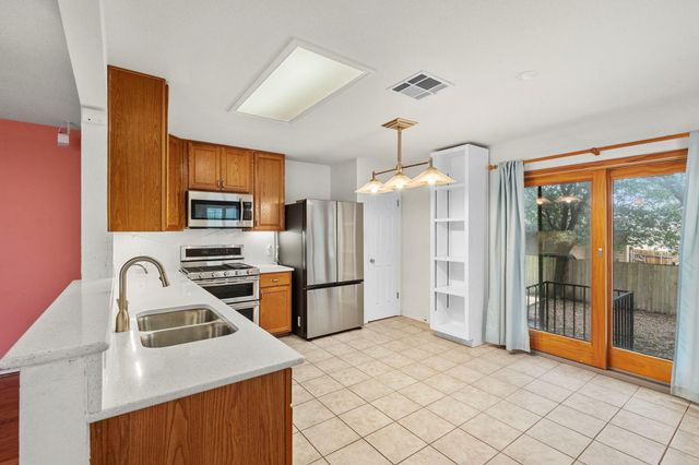 144 FALL CREEK DR, Kyle, TX 78640