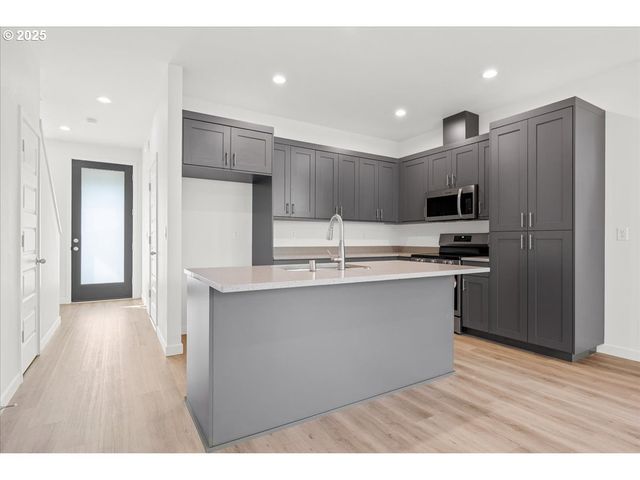 5029 Ne 113TH Loop, Vancouver, WA 98686