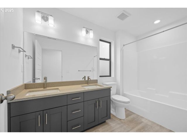 5029 Ne 113TH Loop, Vancouver, WA 98686