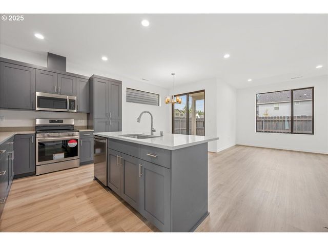 5029 Ne 113TH Loop, Vancouver, WA 98686