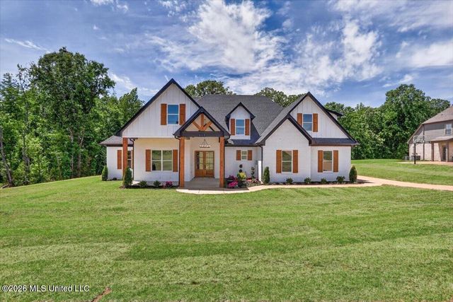 217 Byhalia Creek Farms Road, Byhalia, MS 38611