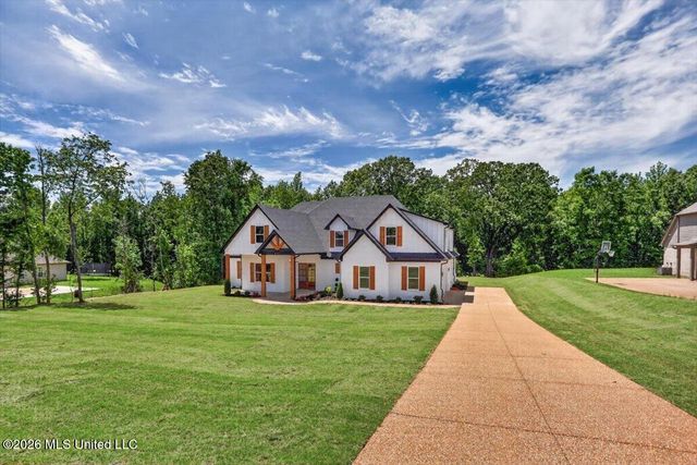 217 Byhalia Creek Farms Road, Byhalia, MS 38611