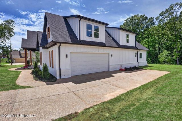 217 Byhalia Creek Farms Road, Byhalia, MS 38611