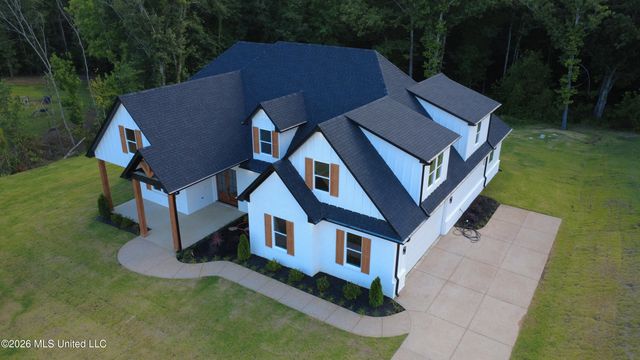 217 Byhalia Creek Farms Road, Byhalia, MS 38611
