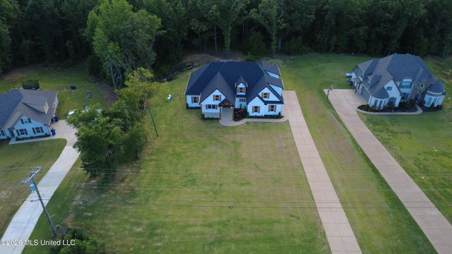 217 Byhalia Creek Farms Road, Byhalia, MS 38611