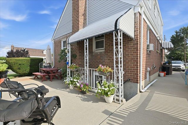 81 Franklin Street, Elmont, NY 11003