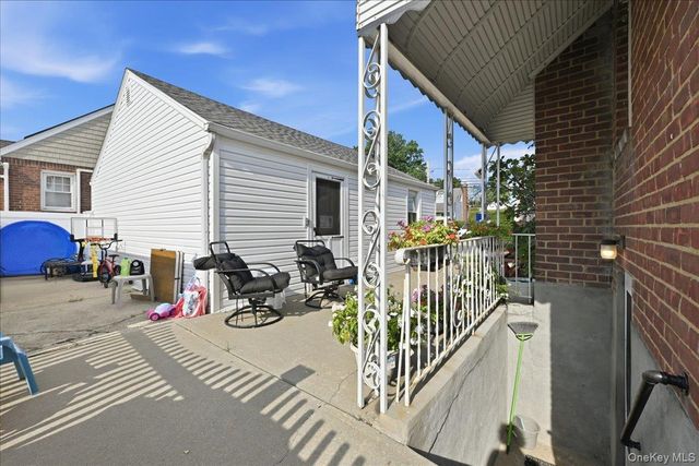 81 Franklin Street, Elmont, NY 11003
