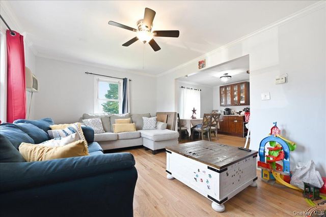 81 Franklin Street, Elmont, NY 11003