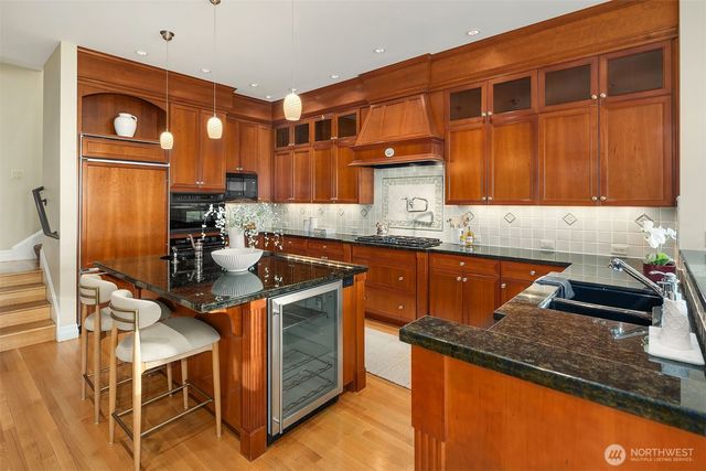 2629 46th Avenue W, Seattle, WA 98199