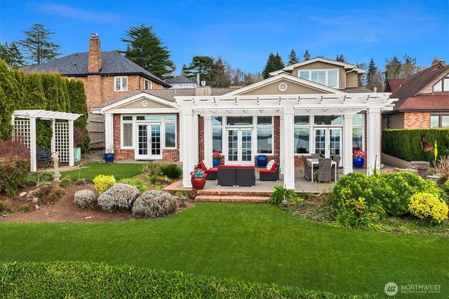 2629 46th Avenue W, Seattle, WA 98199