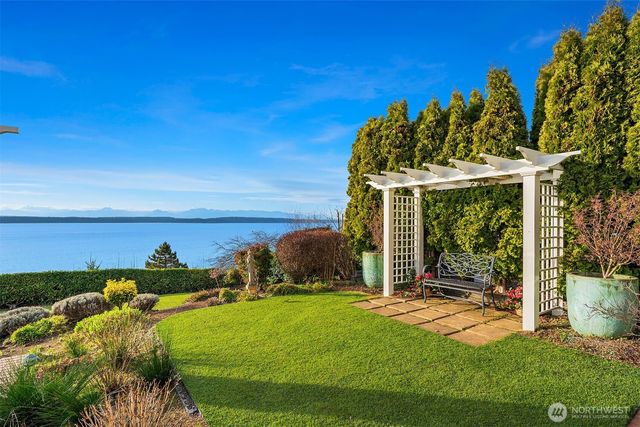 2629 46th Avenue W, Seattle, WA 98199