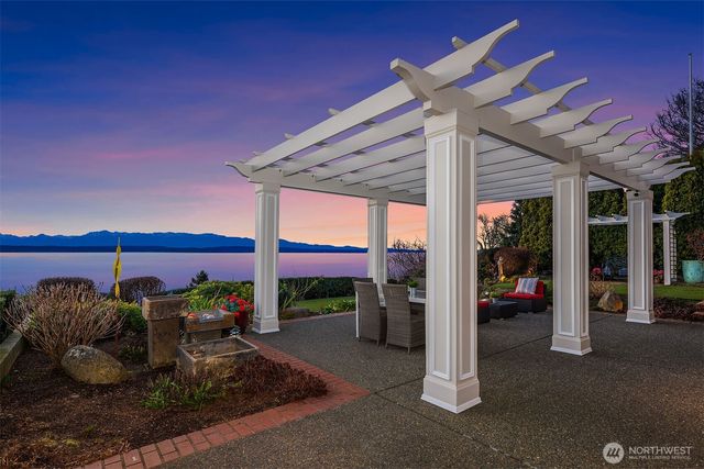 2629 46th Avenue W, Seattle, WA 98199