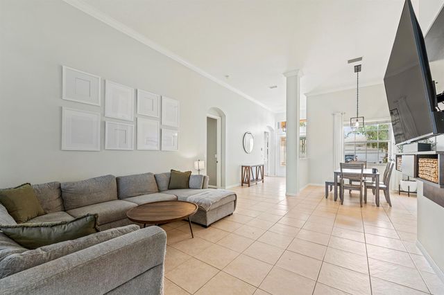 625 SW Long Key Court, Port St. Lucie, FL 34986