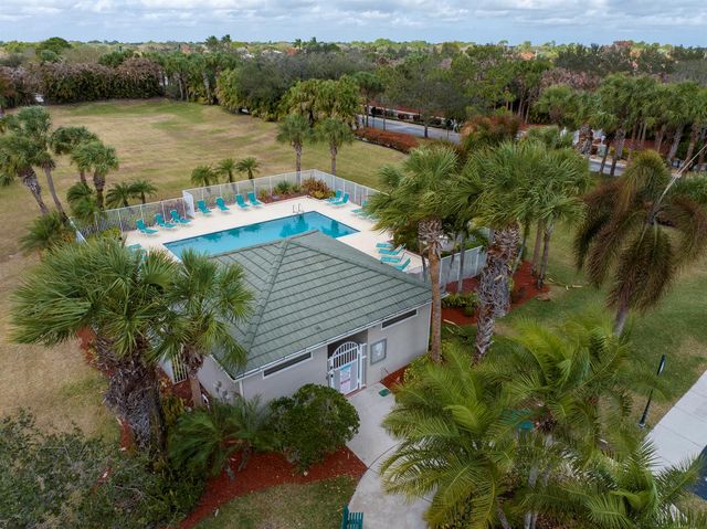 625 SW Long Key Court, Port St. Lucie, FL 34986