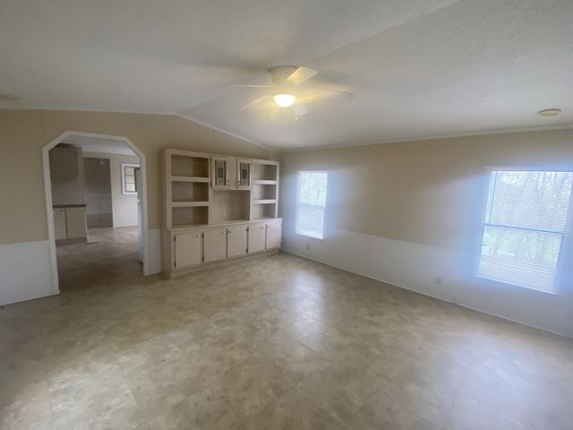 4440 Matthews Rd, Cedar Hill, TN 37032