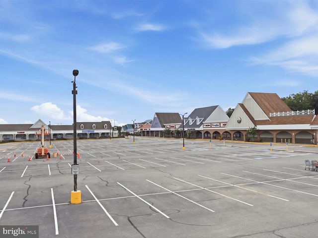 12703 TORRINGTON ST, Woodbridge, VA 22192