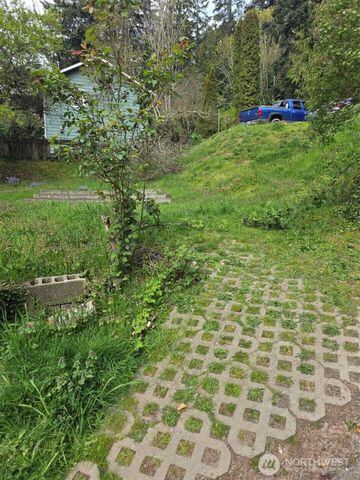 235 S Hartford Avenue, Bremerton, WA 98311
