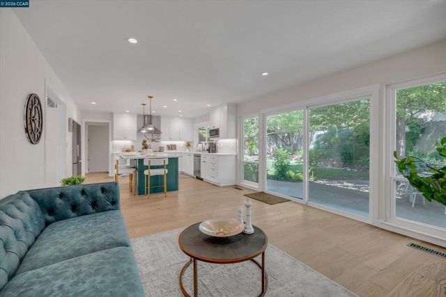 235 Appalachian Dr, Martinez, CA 94553
