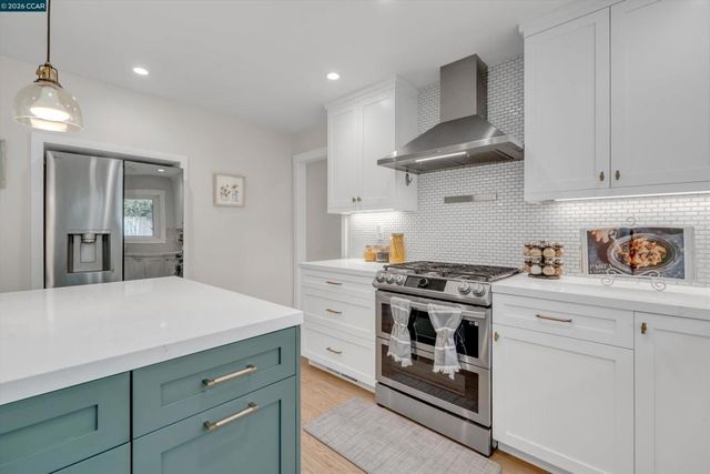 235 Appalachian Dr, Martinez, CA 94553