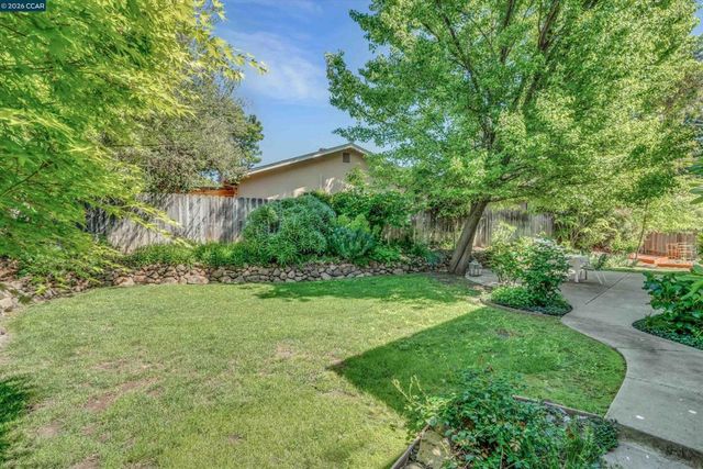 235 Appalachian Dr, Martinez, CA 94553