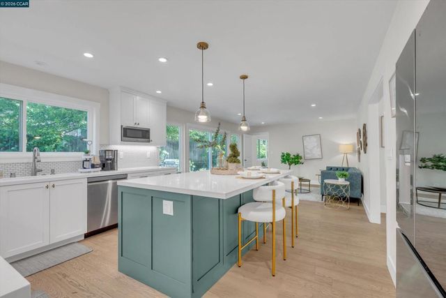 235 Appalachian Dr, Martinez, CA 94553