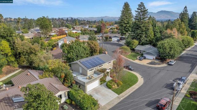 235 Appalachian Dr, Martinez, CA 94553